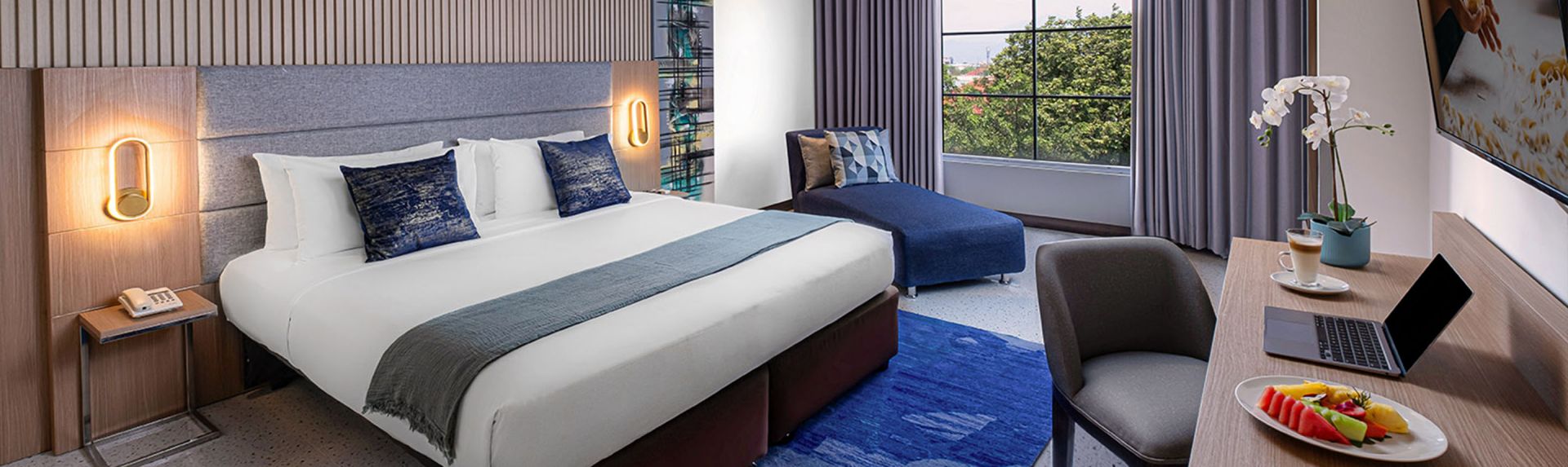 Ruang spanduk Oakwood Merdeka Bandung