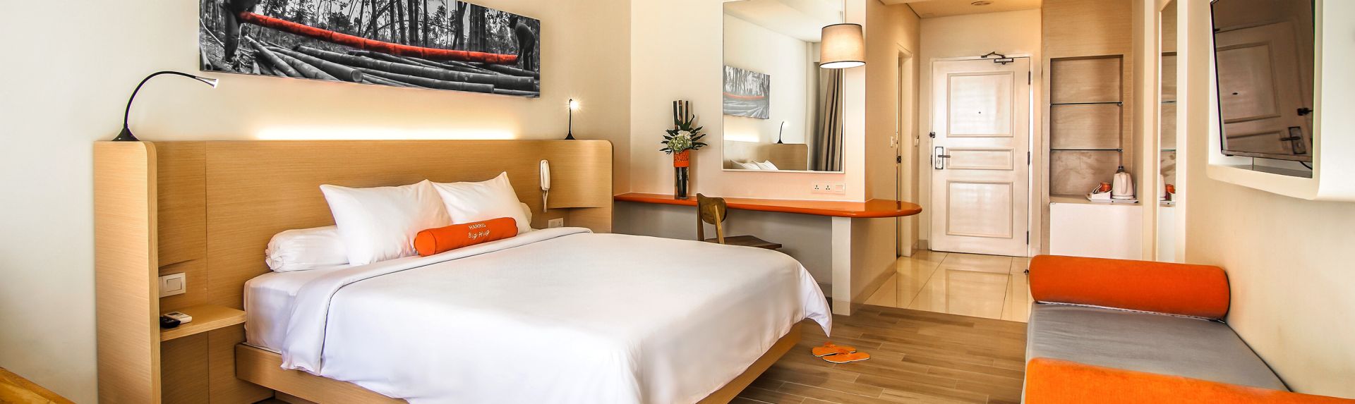 HRBW-banner-mobile-familyroom