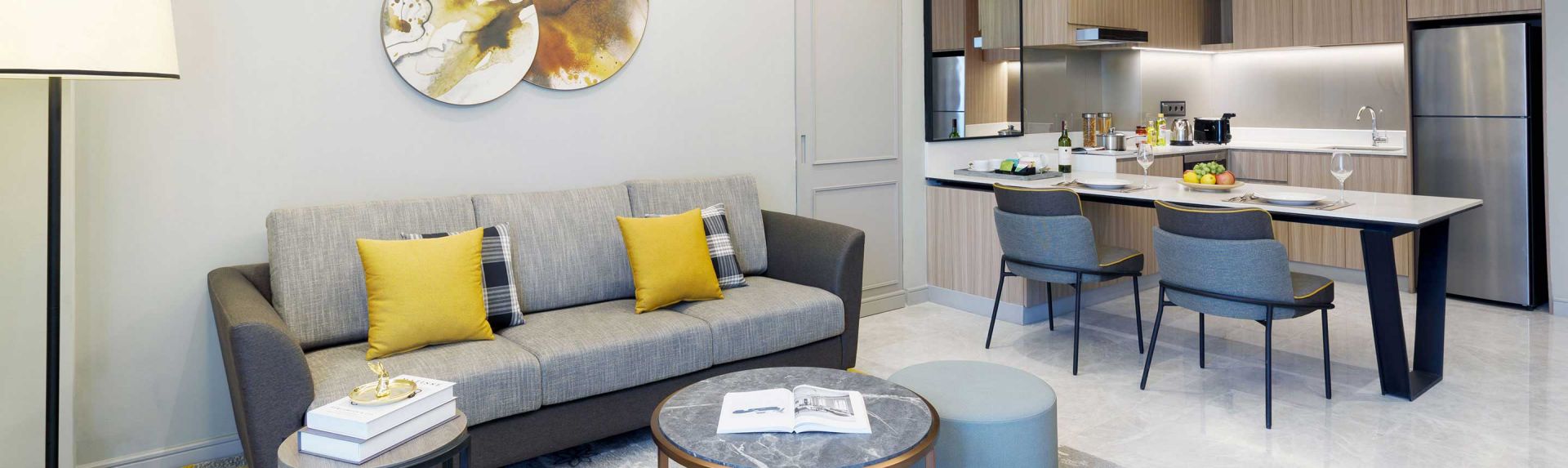 banner family suite ascott menteng