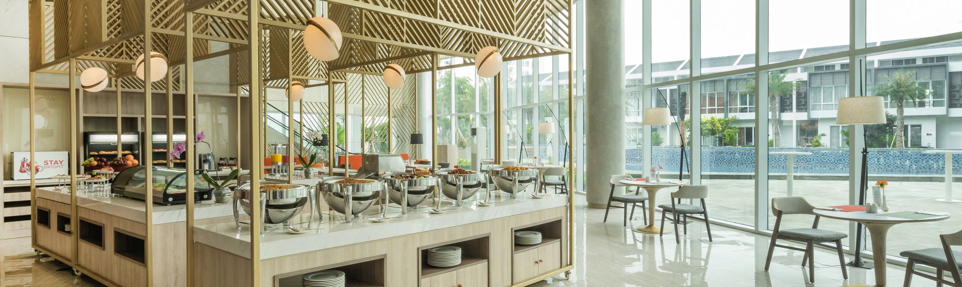 HARRIS Suites Puri Mansion Jakarta Dining