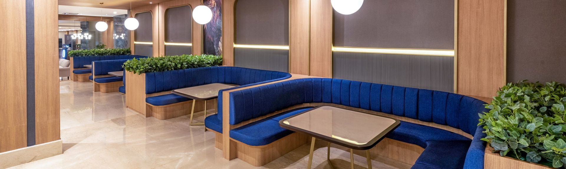 Oakwood Hotel & Apartments Taman Mini Jakarta Dining