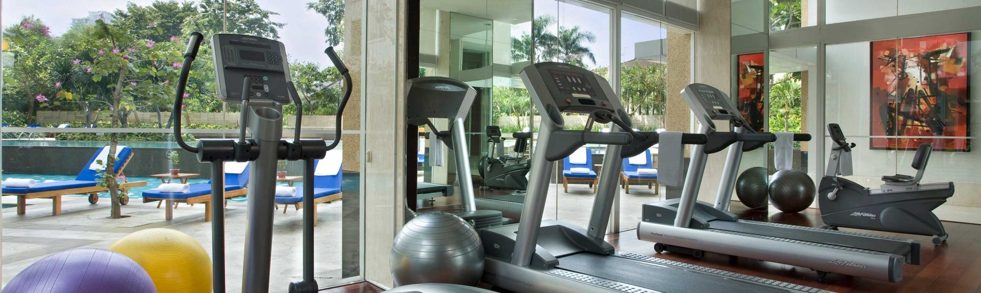 Fasilitas Banner Somerset Berlian Jakarta