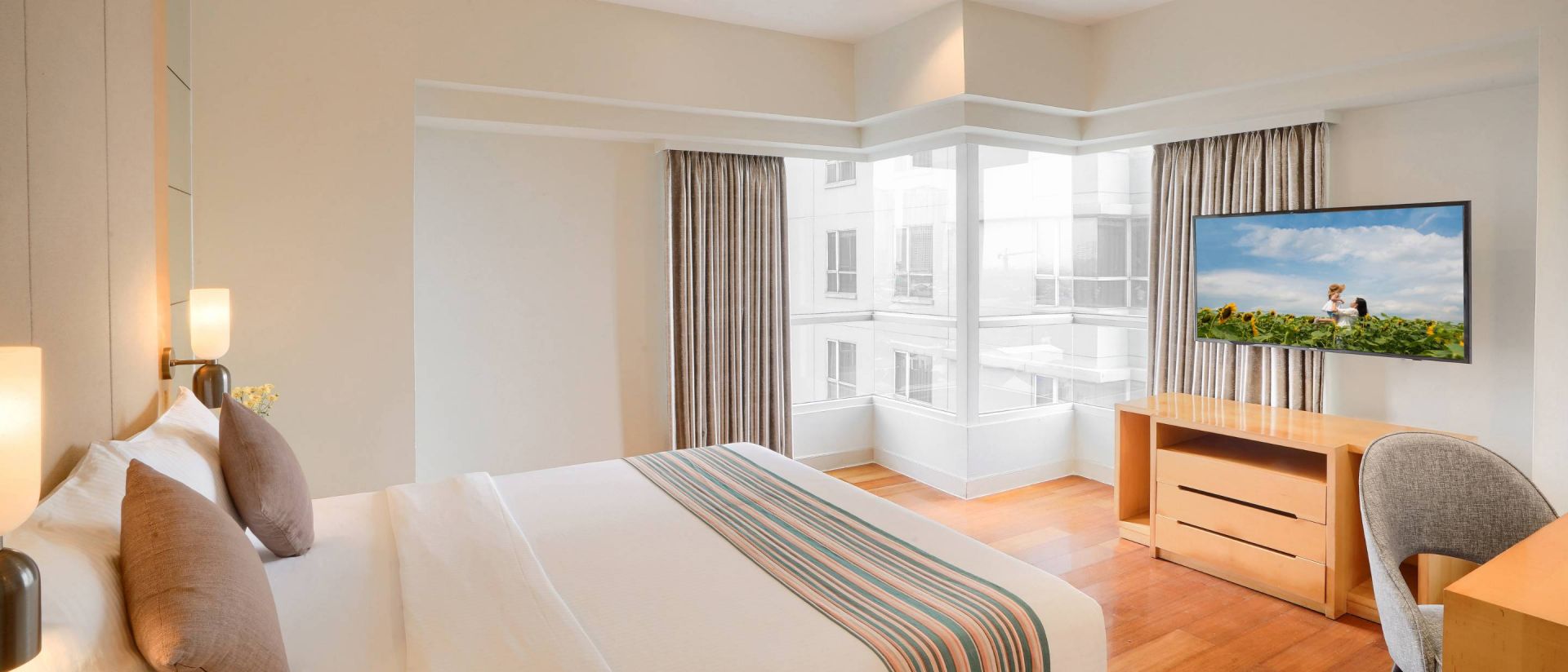 Gambaran Umum Banner Somerset Berlian Jakarta