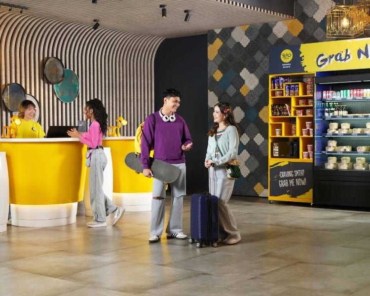 YELLO Hotel Harmoni
