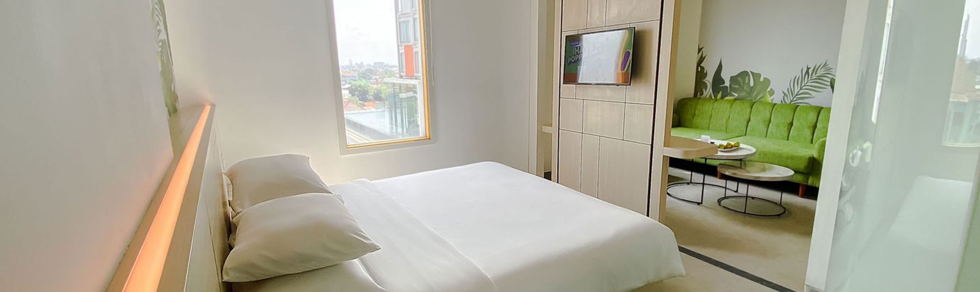 POP! Banner Kamar Suite Solo