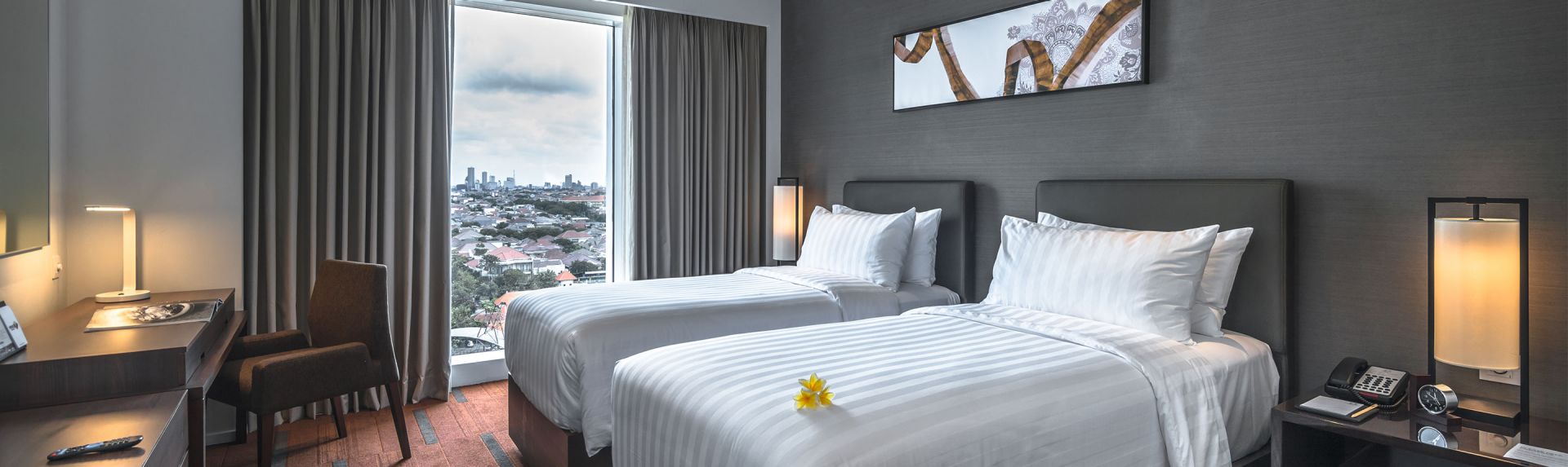 Oakwood Hotel Residence Surabaya Superior Twin Room Banner Desktop