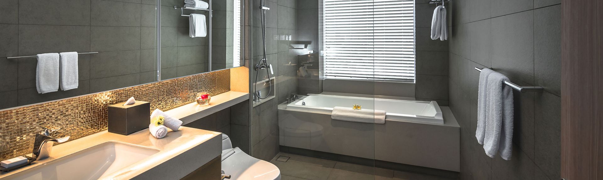 Oakwood Hotel Residence Surabaya Apartments Banner Desktop