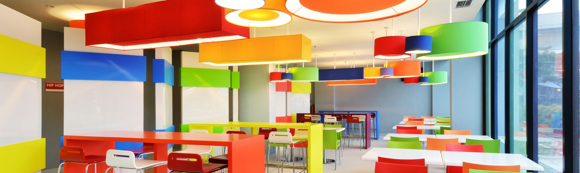 Dekstop spanduk POP Hotel BSD Kota Tangerang