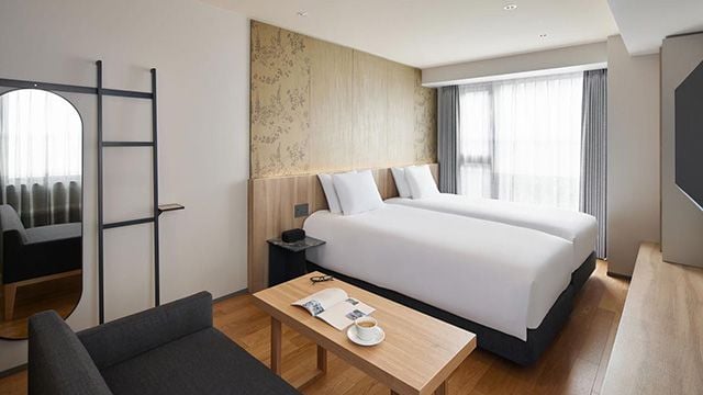 Overview Studio Superior Thumb