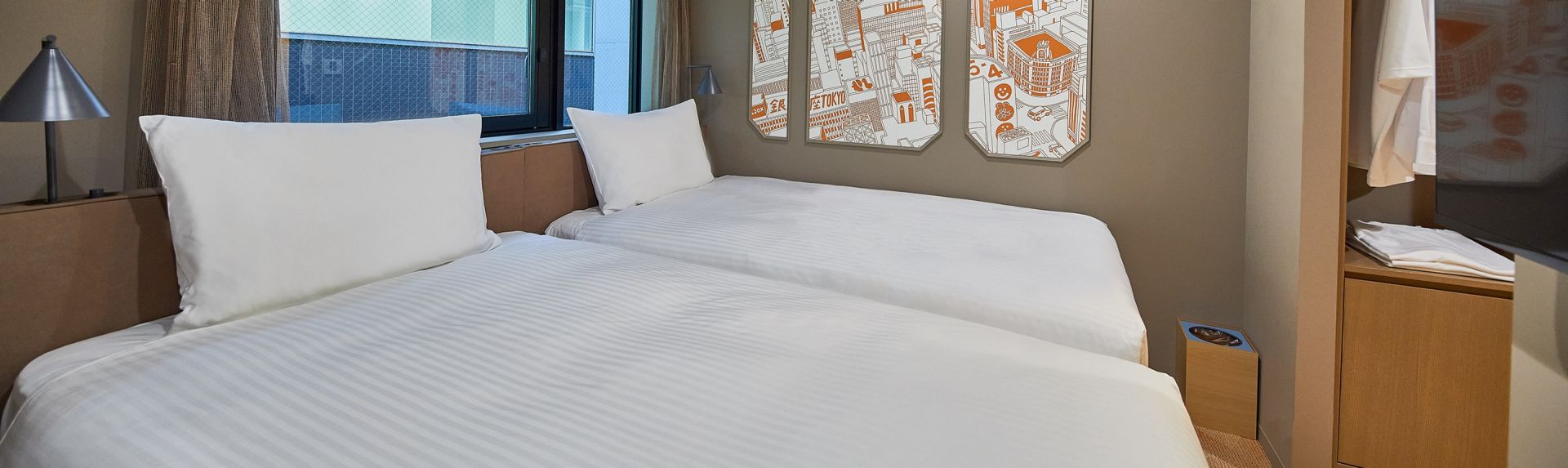 Side by Side (Studio Twin)