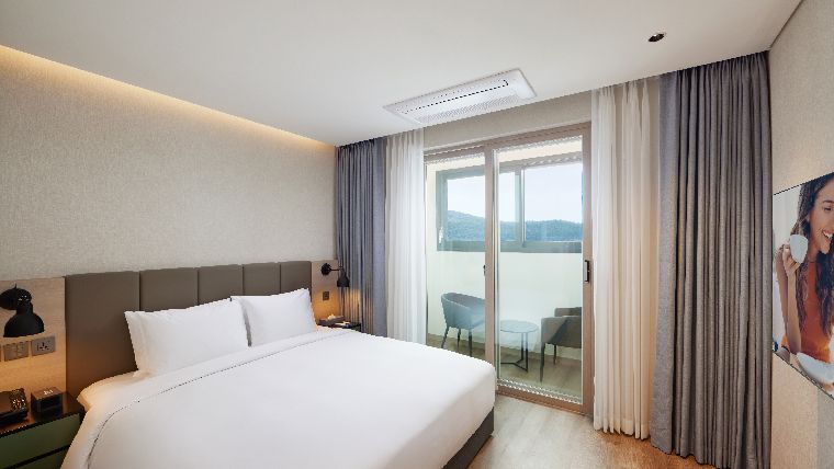 Hotel Korea Citadines Connect Hari Busan Deluxe Room King HR 760x428px