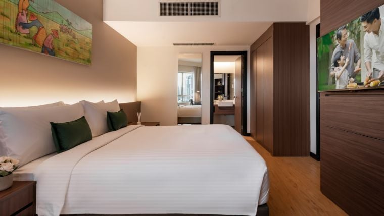 Deluxe King Malaysia Oakwood KL 1DLX Master Bedroom LR 3