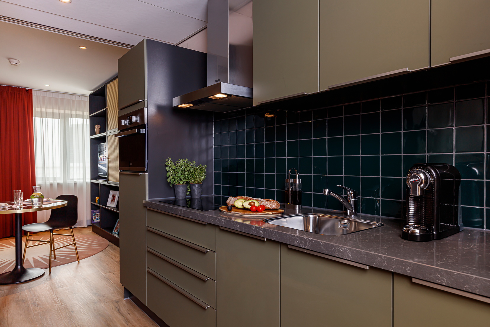 Cocina totalmente equipada de un Apartamento de un dormitorio, apart hotel Amsterdam