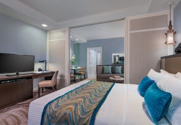 Studio Executive Suite