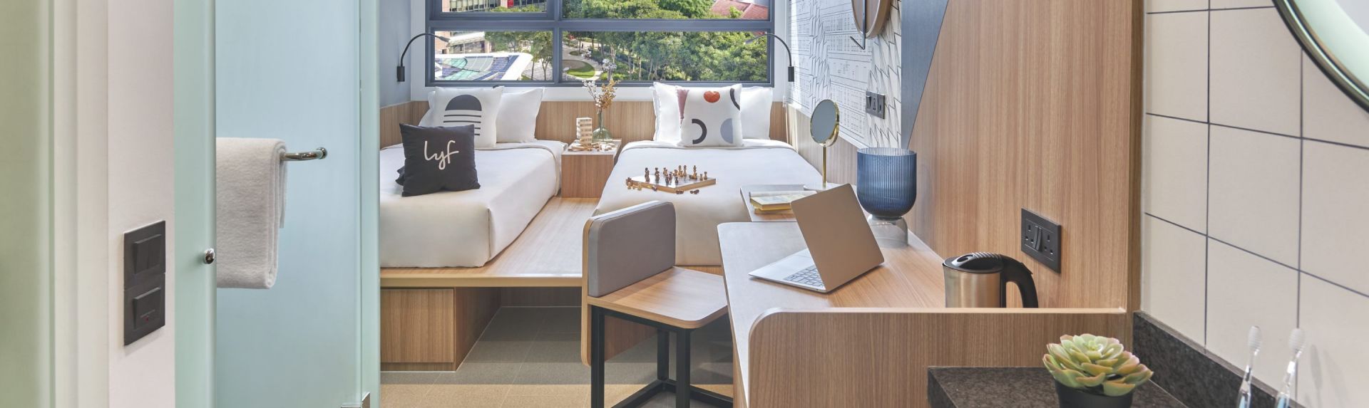 Side by Side (Studio Twin)