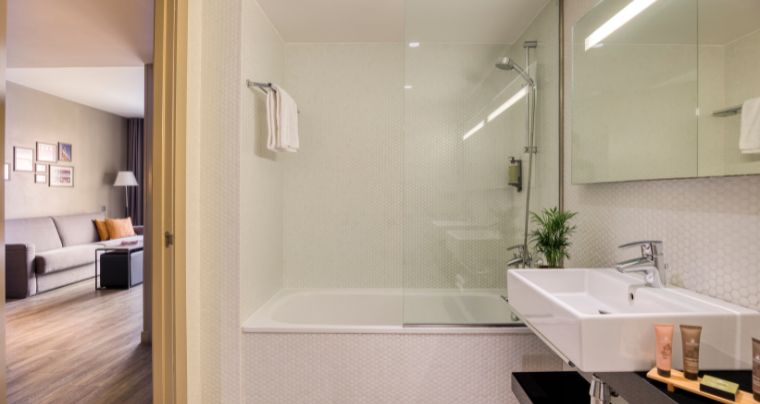 Citadines Las Ramblas Barcelona | One Bedroom Apartment | Bathroom