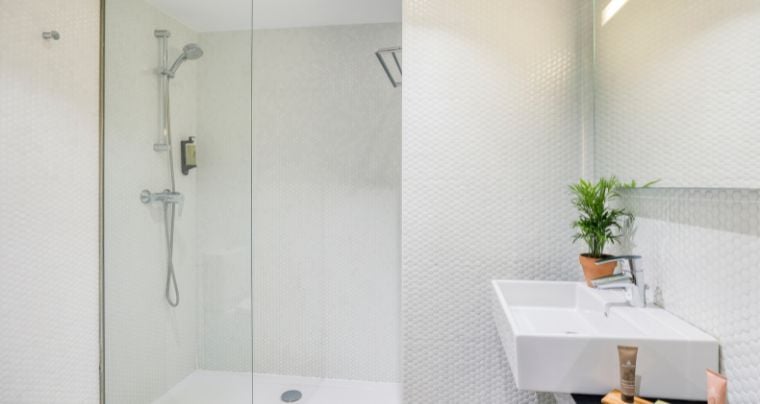 Citadines Las Ramblas Barcelona | One Bedroom Apartment | Bathroom