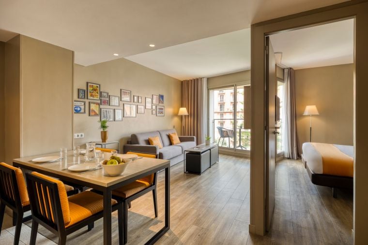 Appartement 2 pièces avec sa chambre et son espace salon/repas, appart hotel à Barcelone