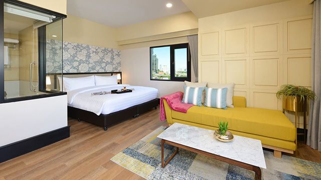 Overview One Bedroom Premier Thumb