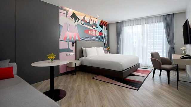 Overview Studio Executive Thumb