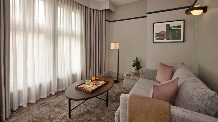 Grand Room with Sofabed