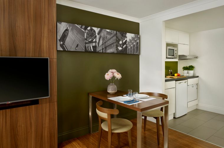 Dining area and kitchen of a 1-Bedroom Apartment, apart hotel London