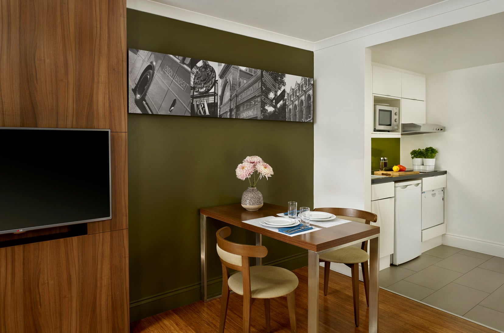 Comedor y cocina de un Apartamento de un dormitorio, apart hotel London