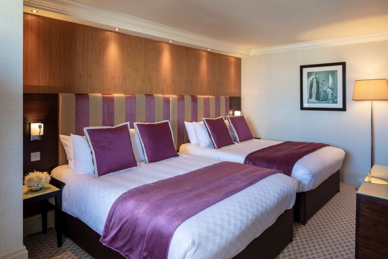 Suite Junior équipée de deux lits doubles, hôtel Londres
