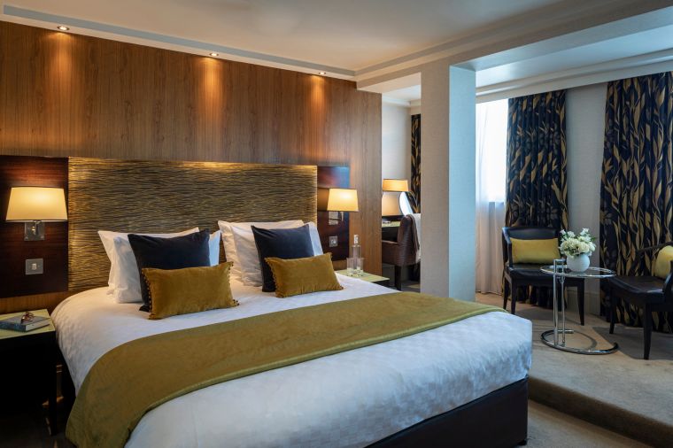Chambre d'une Suite Penthouse équipée d'un lit double, hôtel Londres