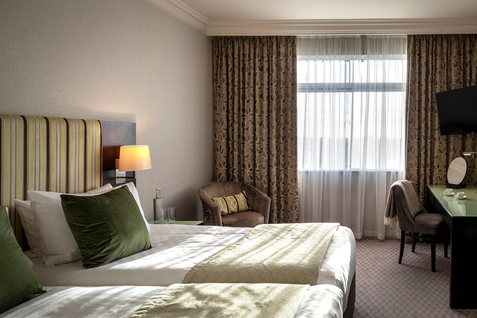 Chambre Simple Supérieure équipée de deux lits simples, hôtel Londres