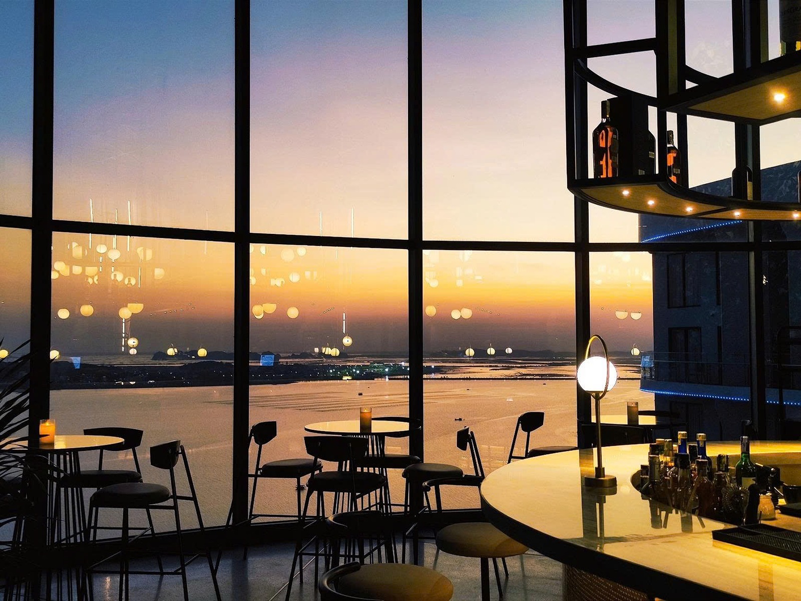 On The Rocks Skybar