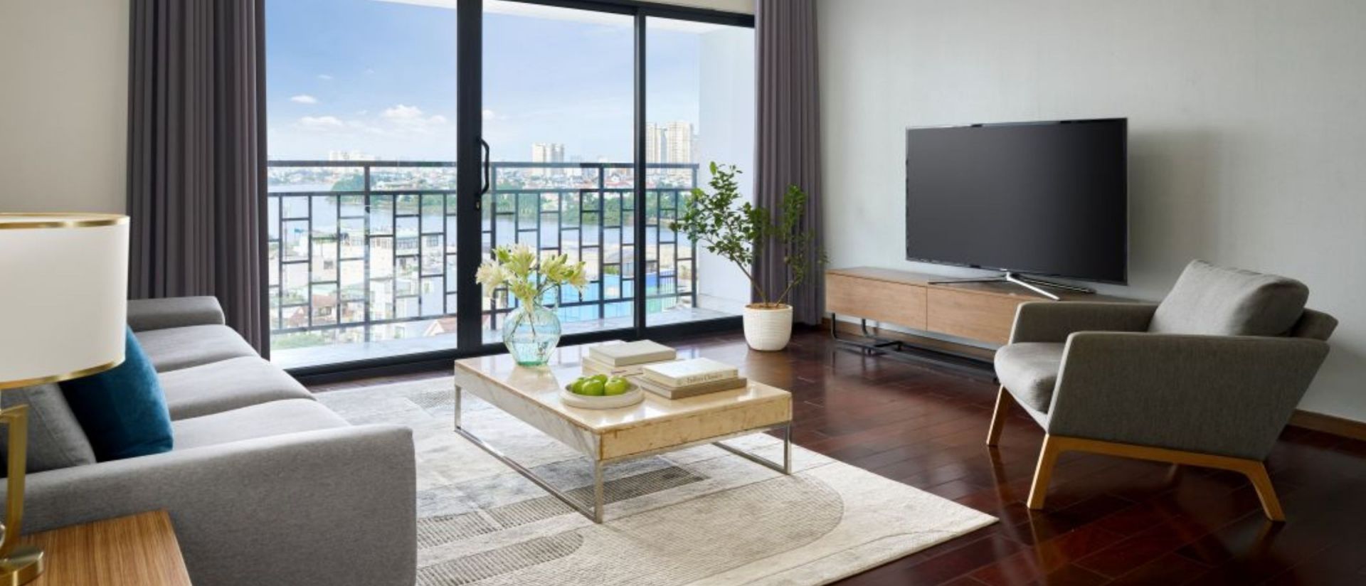 oakwood-hotel-and-apartments-saigon-award