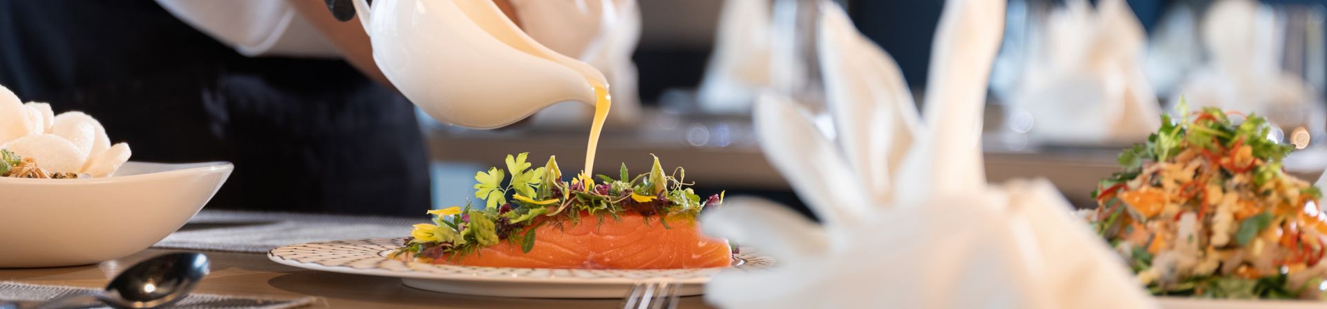 dining-experience-at-lasong-hotel-and-villas-samson