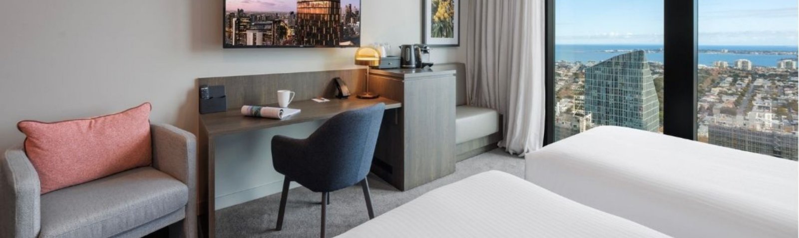 Oakwood Premier Melbourne Two Bedroom Executive Apartment Banner Desktop
