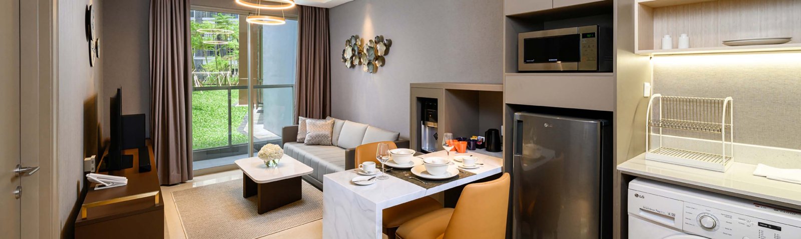 Desktop Banner Apartemen Deluxe Satu Kamar Tidur Oakwood Pik Jakarta