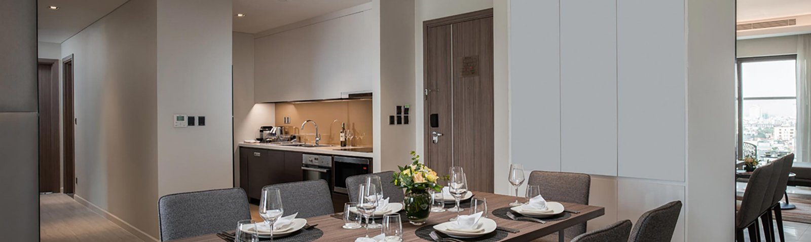 Oakwood Residence Hanoi Ba Phòng ngủ Căn hộ Deluxe Desktop Banner